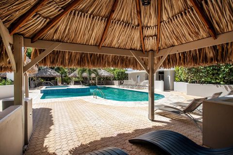 Shared swimming pool with lots of places in the shade.