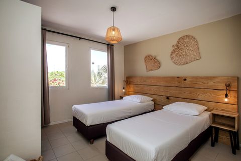 Third bedroom with two seperate twin-sized beds.