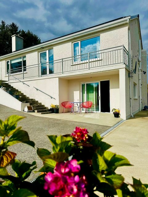 Your bright modern retreat after a day on the Wild Atlantic Way. Free, fast Wi-Fi.