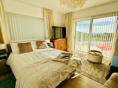 Wake up to panoramic views of Fintra Bay without leaving your pillow. The perfect start to your Donegal adventure.