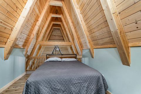 3rd Queen Bed in loft