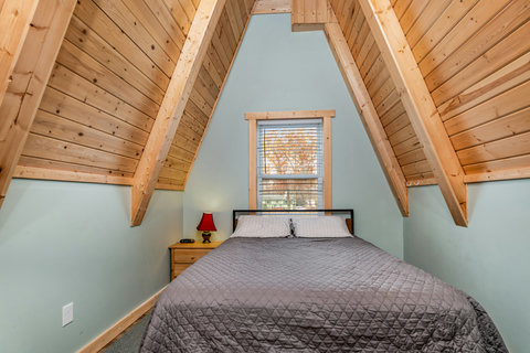 2nd Bedroom Queen Bed