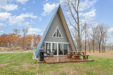 Deck with picnic table and gas grill