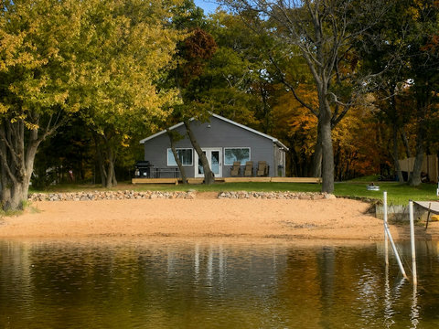 Cozy Home II view from the lake