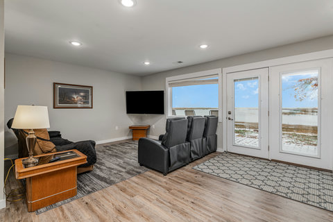 Living Room smart tv and super fast free internet