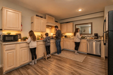 Cozy Home II Kitchen Family