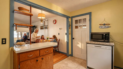 Kitchen 1