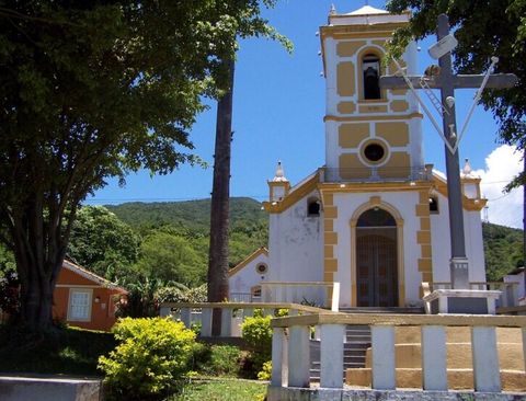 A Enseada possui belíssimas Edificações características da colonização Portuguesa