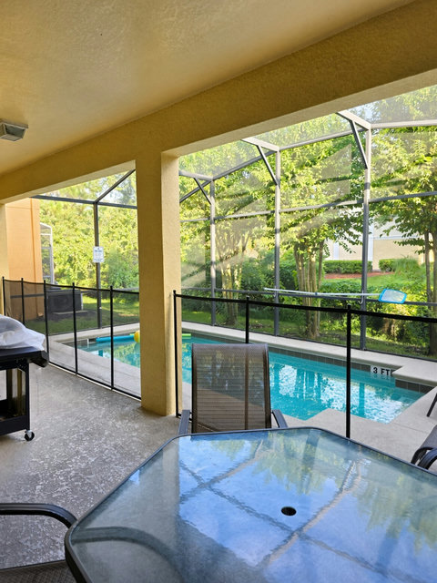 photo5_patio_overview