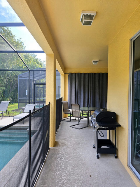 photo1_patio_table