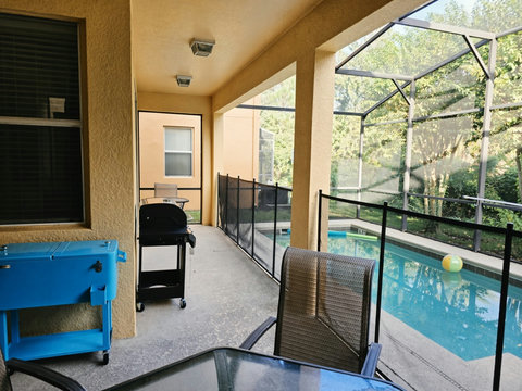 photo4_patio_cooler