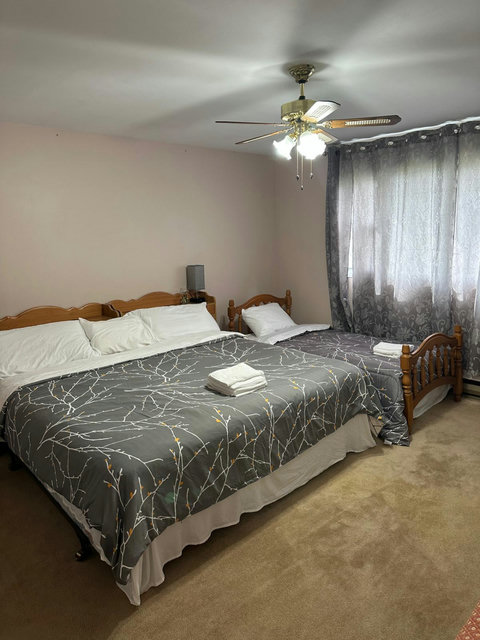 King Bed and Twin Bed