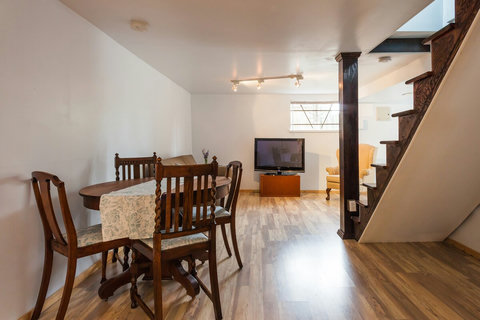 Dining area, seats 4
