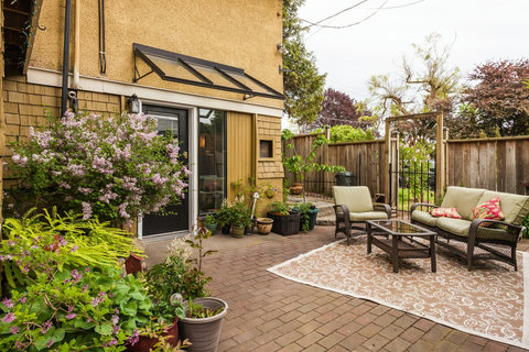 Garden space for you to enjoy the outside. This is your entrance.