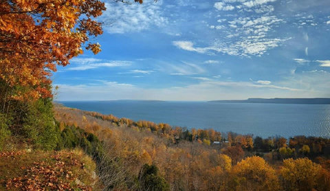 Autumn Hiking the Bruce Trail at Colpoys Bay
