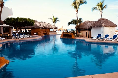 Heated Pool 