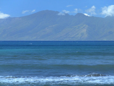 Molokai looks amazing - only 10 miles away.