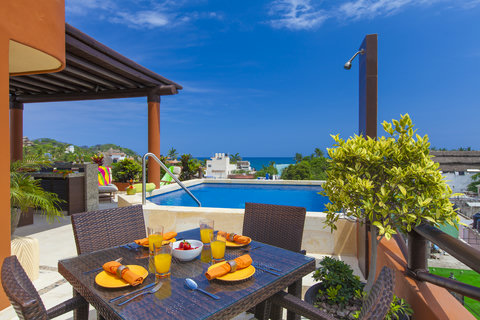 Common rooftop deck and pool
