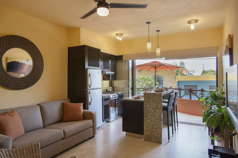 Living/ dining / Balcony