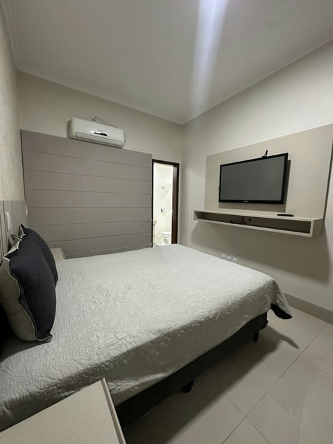 20241219_213850138_iOS