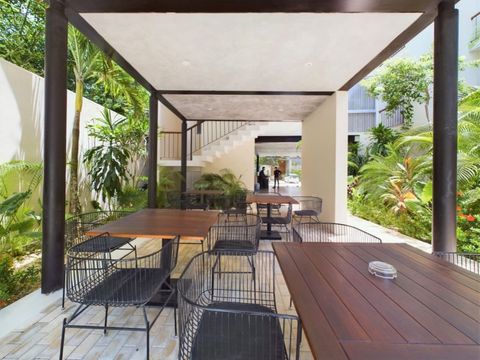 Here is the outside dining space which all residents can use. Super convenient during the day or if you have guests from outside and want to hang out at the pool