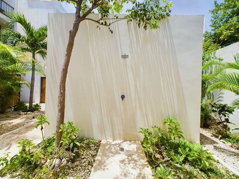 You will also find an outside shower by the pool area which is super convenient after a beach day