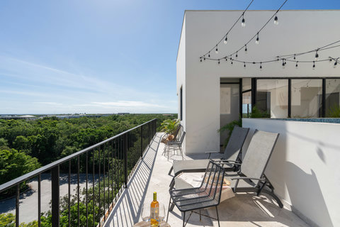 Bask in the sunshine from the balcony’s cozy sun loungers and enjoy sweeping views—perfect for relaxing, reading, or savoring peaceful outdoor moments.