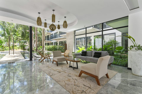 The lobby and reception area is welcoming with space for guests to hang out and relax. You will find a staff available to welcome you during the day and night time security as well to guarantee our guests maximum comfort