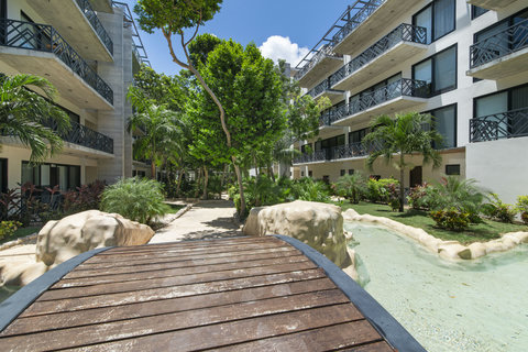 The artificial bridge is located towards the end of the shared garden and accessible by all guests. People like to take photos when visiting Tulum and this is another spot where our guests will be able to take photos with friends and families