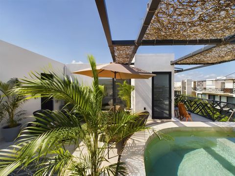 Experience ultimate luxury in your private rooftop pool – the perfect spot for sunbathing and relaxation! ‍