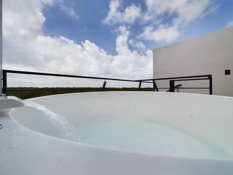 Imagine yourself relaxing in the hot water after a fantastic beach day on the Tulum beaches. This spot is the perfect spot for you!