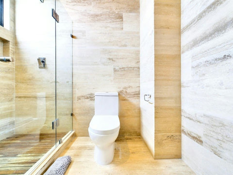 Both bathrooms also come with their own independent toilets. All amenities in this apartment are brand new and clean, and our housekeeping staff pays extra attention to keeping things in order. We follow strict cleaning protocols for our guests, to e