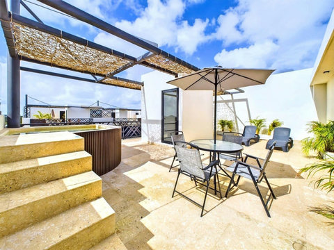 Fantastic and spacious rooftop terrace which is totally private for guests staying with us, everyone wants an entirely private rooftop with a private pool and you will have it during your stay in Palais.