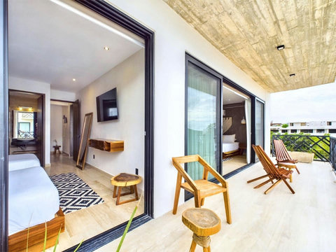 This apartment benefits from two complete terraces, one rooftop with a pool and another in front of both bedroomsThis will be the perfect place for you to hang out in the evening and to sip a drink with friends. This property offers plenty of advanta