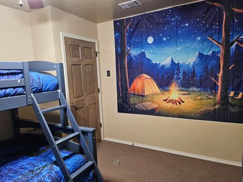 Twin-over-Full Bunkbed Room