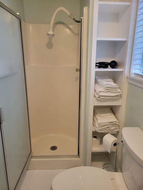 Bedroom 3 Shower with Kids-Friendly, Easy-to-Adjust Shower Head