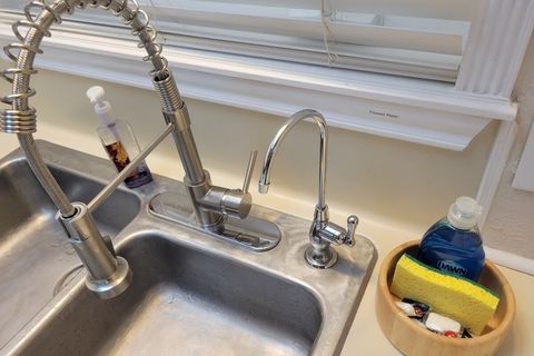 Filtered, Directly Drinkable Water and Kitchen Amenities.