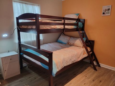 Master Room Twin-over-Full Bunk Bed