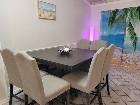 Large 8-Seat Dinning Set