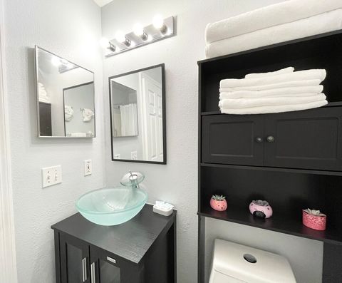 Downstairs full bathroom.