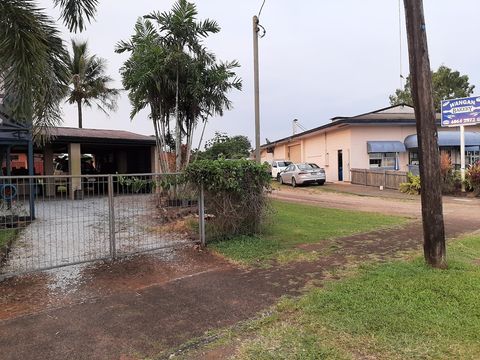 Front view of the house 4