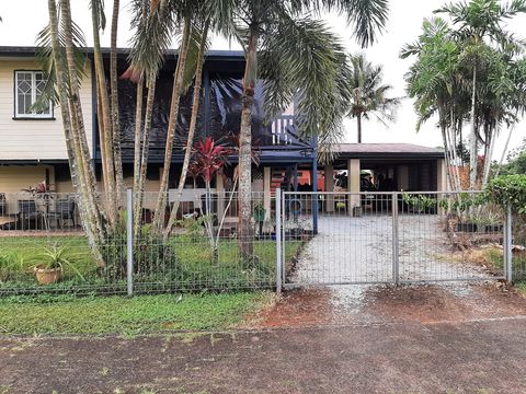 Front view of the house 1