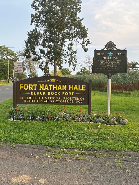 Fort Hale park is located at the end of the street. 