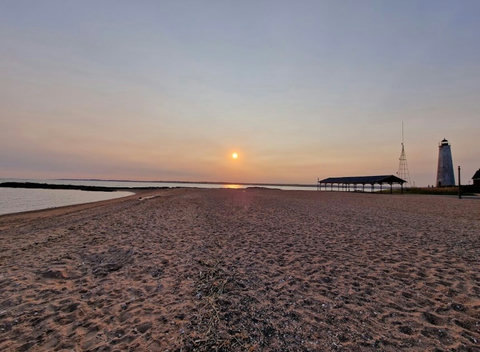 Lighthouse Point Park beach
