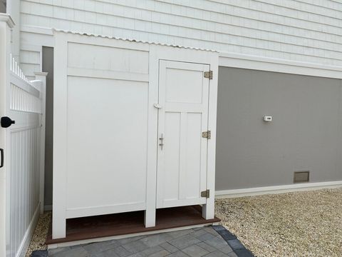 Outside shower