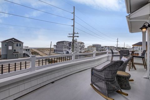 Front top deck with additional table seating and rocking chairs