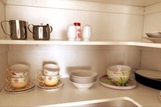 Cups, bowls, salt & pepper.