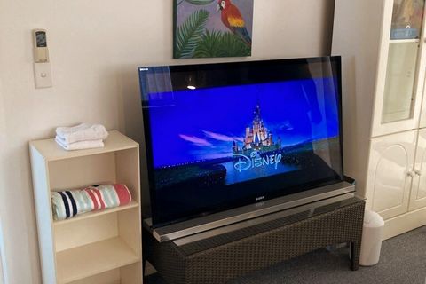 Bedroom 2 - Sleeps 2x 

Large Smart TV with Apple TV, Netflix etc.

Keep the kids entertained while you unwind.