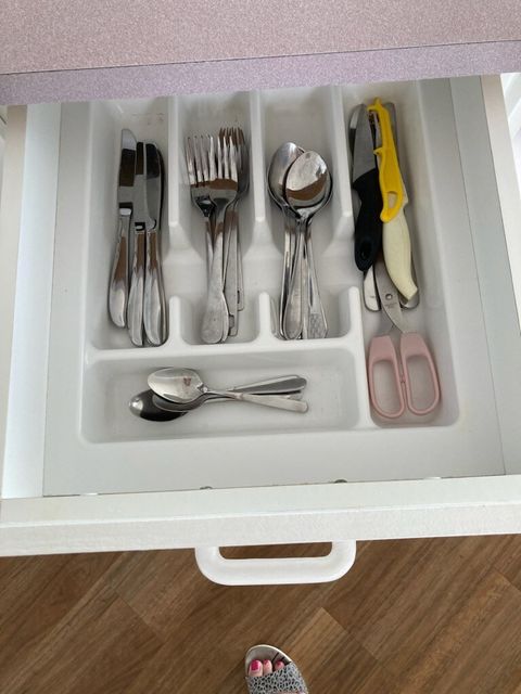 Knives, forks, spoons & all the other things you need.