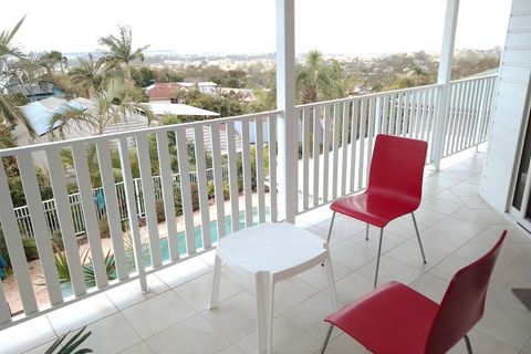 Balcony overlooking the Pool.
Panoramic Views across the Gold Coast Skyline & Ocean.